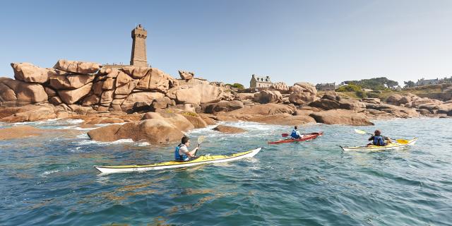 Activités nautiques - Centre Nautique - Kayak au phare de Ploumanac'h | Perros-Guirec | Côtes d'Armor (Bretagne)