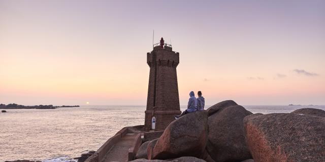 Coucher de soleil au Phare du Mean Ruz à Ploumanac'h | Perros-Guirec | Côtes d'Armor (Bretagne)