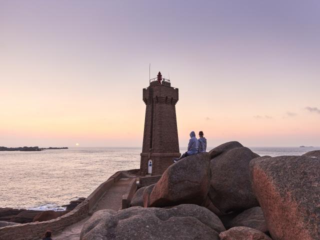 Coucher de soleil au Phare du Mean Ruz à Ploumanac'h | Perros-Guirec | Côtes d'Armor (Bretagne)