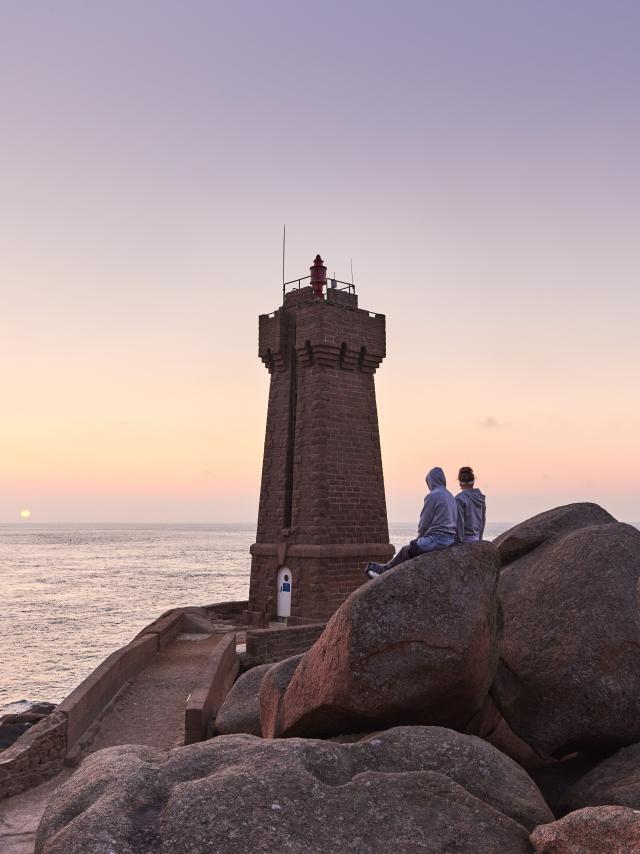 Coucher de soleil au Phare du Mean Ruz à Ploumanac'h | Perros-Guirec | Côtes d'Armor (Bretagne)