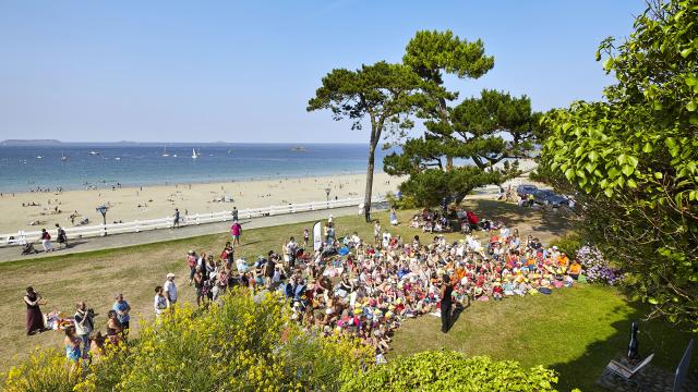 Plage de Trestraou - Festival Place aux Mômes à Perros-Guirec | Côtes d'Armor (Bretagne)