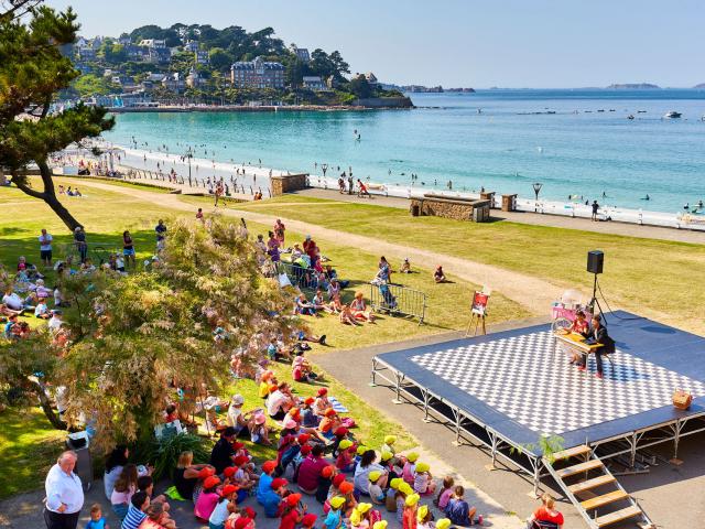 Plage de Trestraou - Festival Place aux Mômes à Perros-Guirec | Côtes d'Armor (Bretagne)