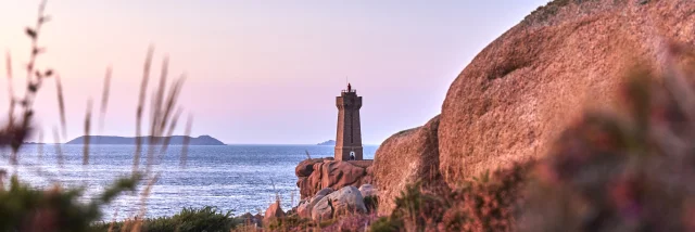 Phare Mean Ruz - Ploumanac'h - Perros-Guirec - Côte de Granit Rose - Côtes d'Armor (Bretagne)