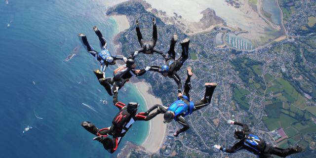 Vertical Perros, Parachutisme, Sport