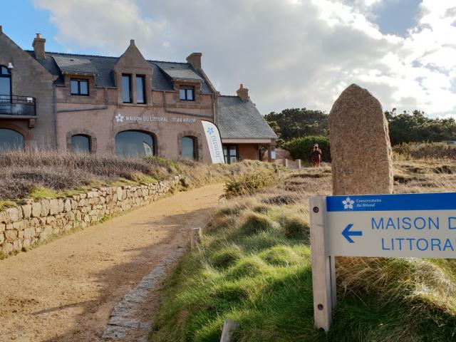 OT - Maison du Littoral, Ploumanac'h, Sentier des Douaniers - Côte de granit rose, Perros-Guirec | Côtes d'Armor (Bretagne)