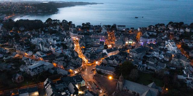 Perros-Guirec - Soirée au Centre Ville - drone Chimair