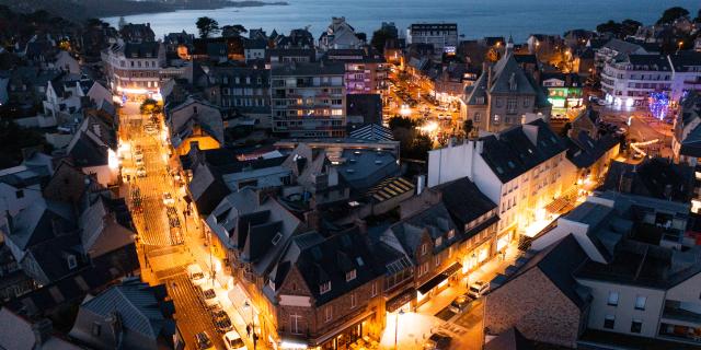 Perros-Guirec - Soirée au Centre Ville - drone Chimair