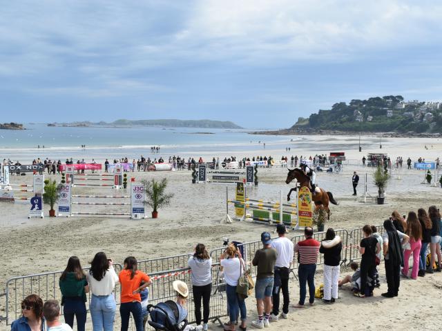 2022 Perros Jump - Plage de Trestraou, Perros-Guirec, Côtes d'Armor (22), BRETAGNE