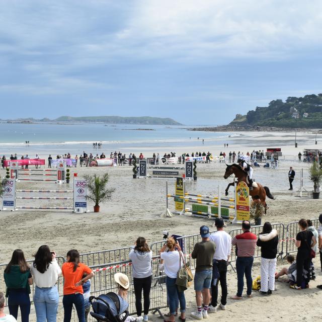 2022 Perros Jump - Plage de Trestraou, Perros-Guirec, Côtes d'Armor (22), BRETAGNE