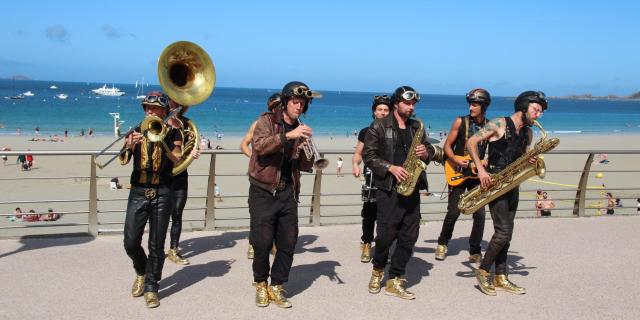 Fanfare Ooz Band, Les escales musicales, culture