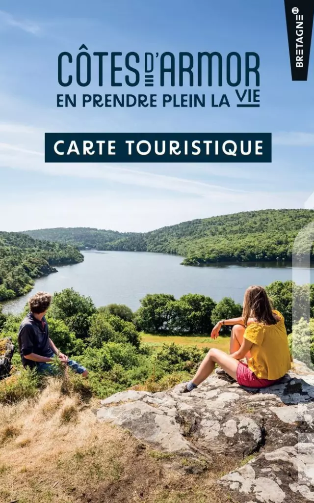 CAD 22 Carte touristique des Côtes d'Armor 2024